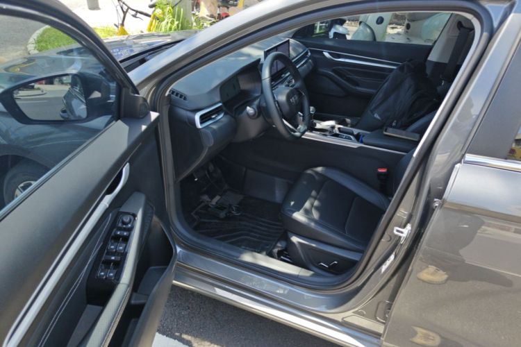 GEELY Emgrand 2025 car image #18