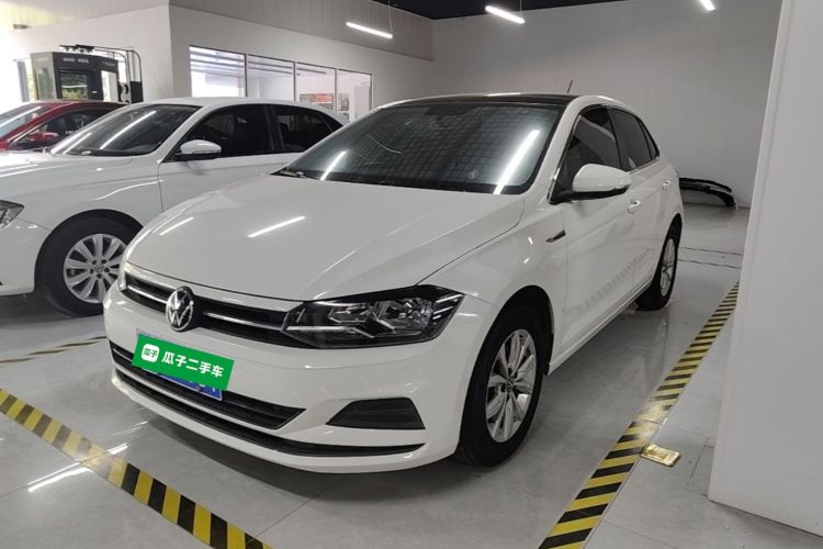 Volkswagen Polo 2022 car image #2