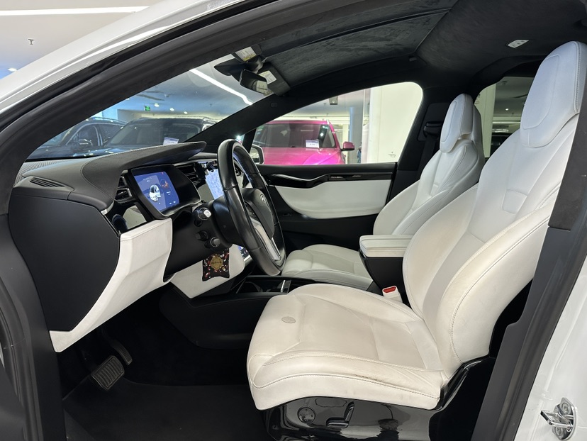 Tesla Model X 2017 car image #3