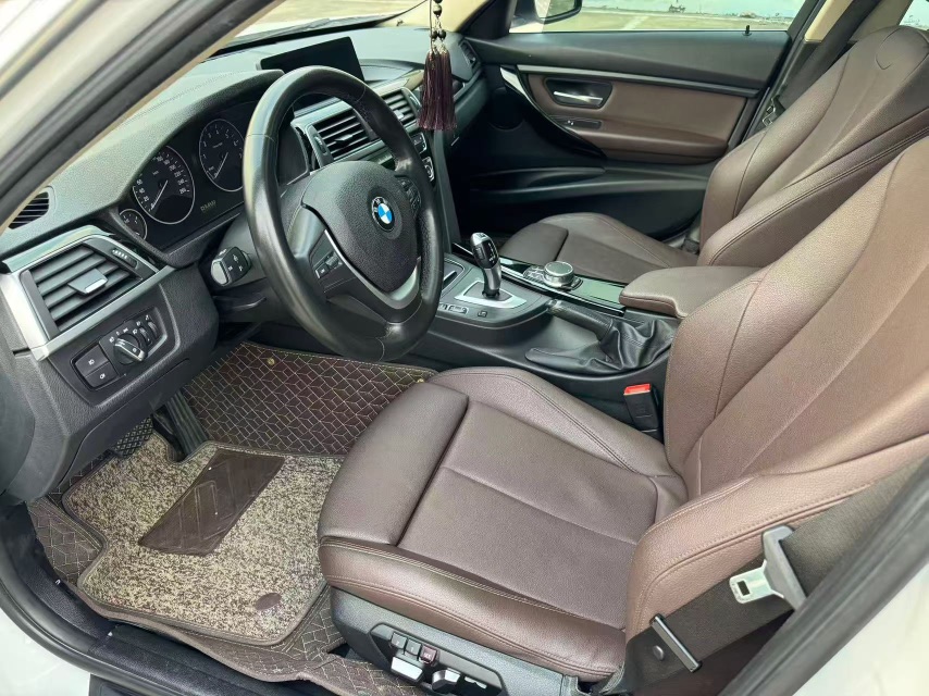 BMW 3 Series 2019 #3 BMW 3 Series 2019 car image #3