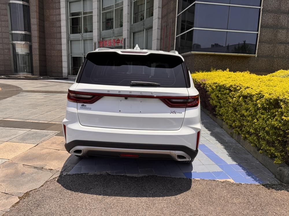 GEELY Vision X6 2023 car image #4