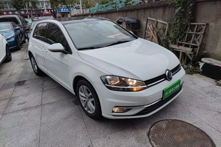 Volkswagen Golf 2019 car image #4