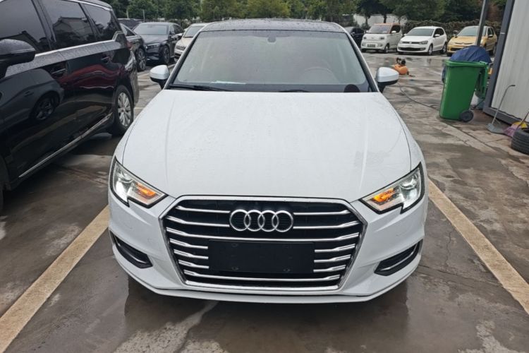 Audi A3 2019 car image #3