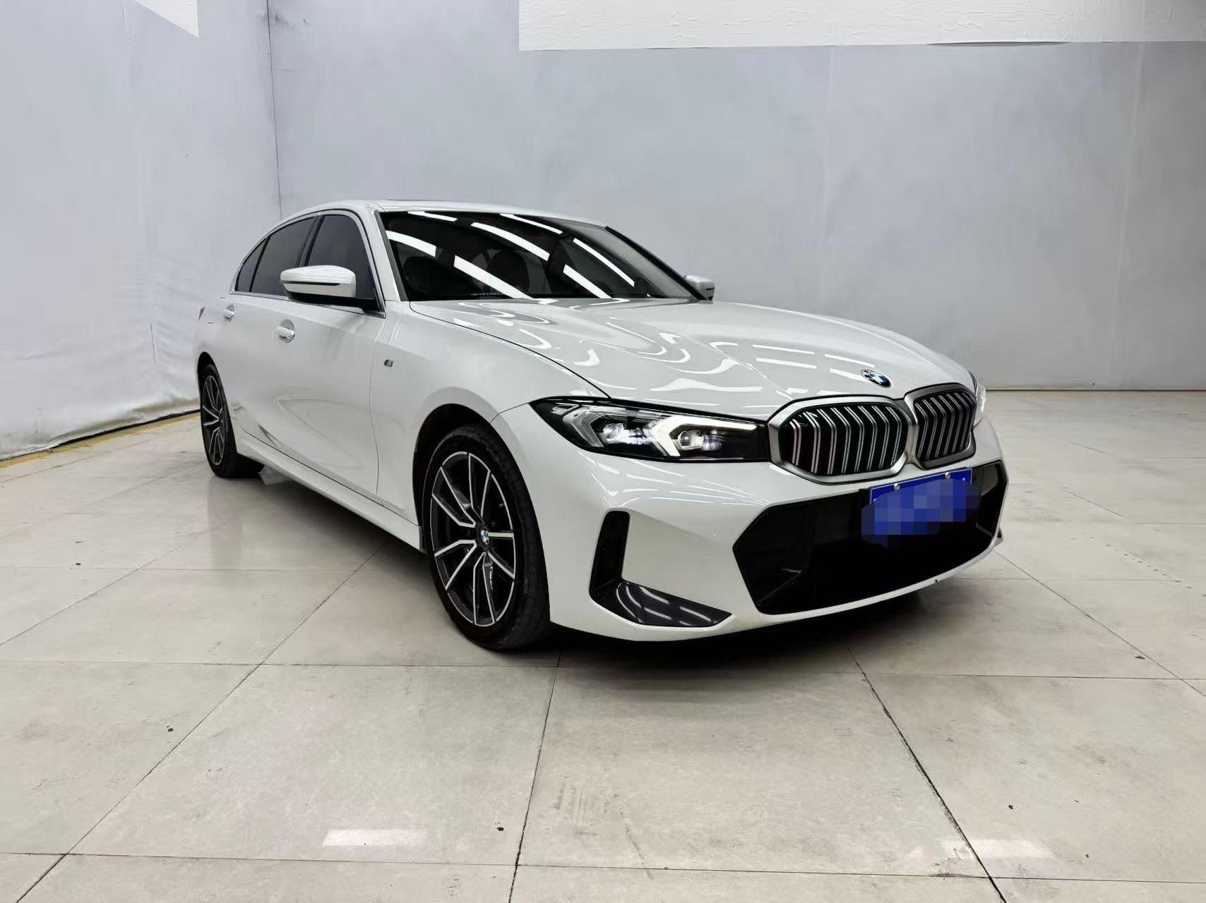 BMW 3 Series 2022 immagine di auto #3