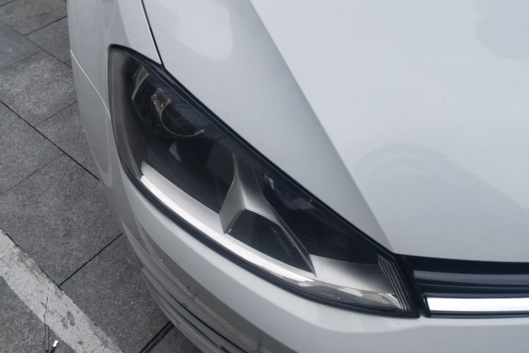 Volkswagen Golf 2017 car image #8