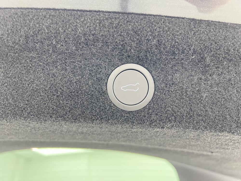 Tesla Model Y 2025 #18 Tesla Model Y 2025 car image #18