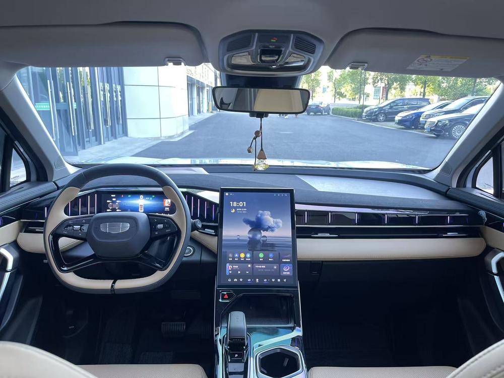 GEELY Boyue L 2024 car image #11