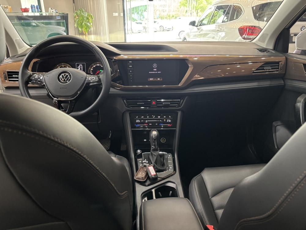 Volkswagen Tharu 2022 car image #14