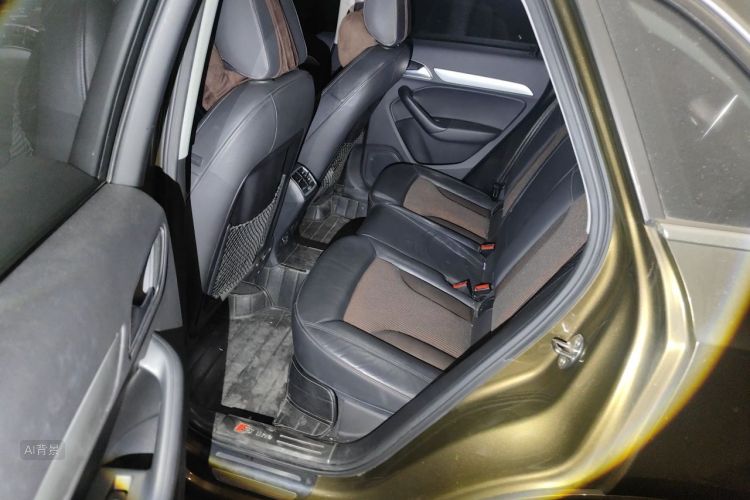 Audi Q3 2017 car image #19