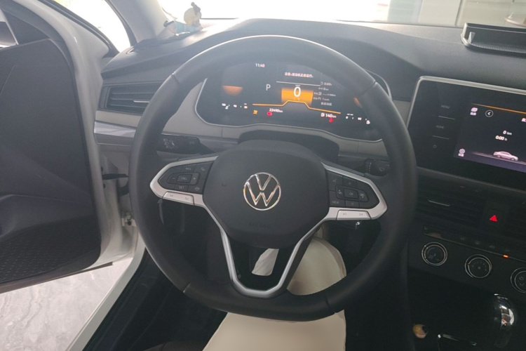 Volkswagen Bora 2024 car image #11