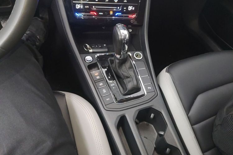 Volkswagen Bora 2024 صورة سيارة #14