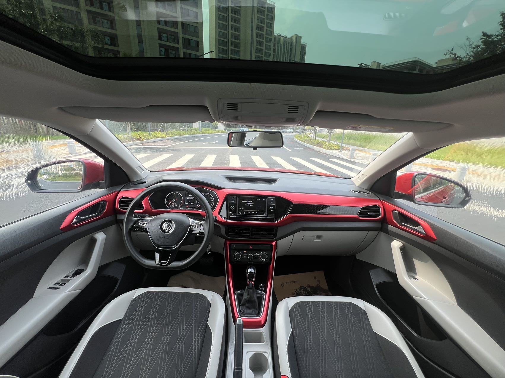 Volkswagen T-Cross 2019 #5 Volkswagen T-Cross 2019 car image #5