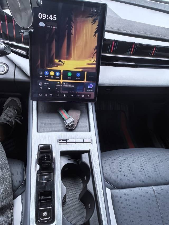 GEELY Boyue L 2025 car image #10
