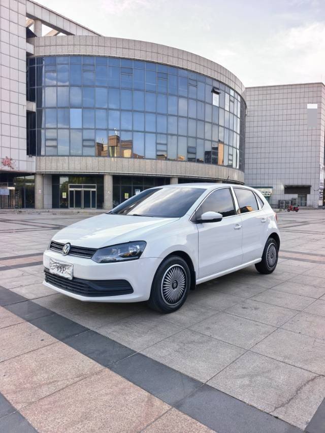 Volkswagen Polo 2017 Volkswagen Polo 2017 car image