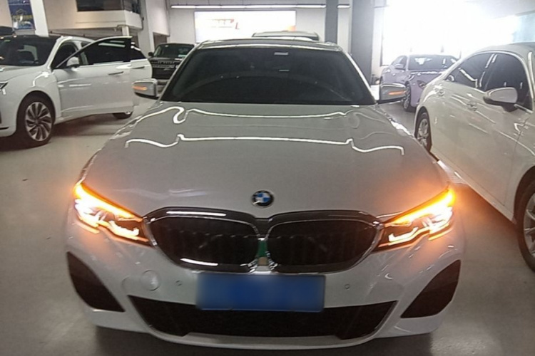 BMW 3 Series 2022 #3 BMW 3 Series 2022 car image #3