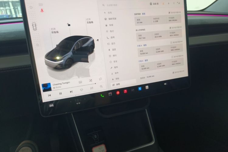 Tesla Model Y 2025 #13 Tesla Model Y 2025 car image #13