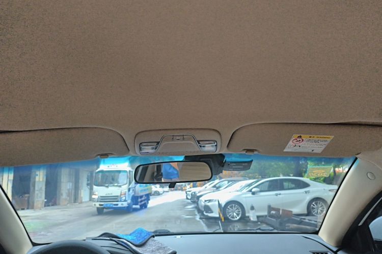 GEELY Emgrand 2019 car image #16