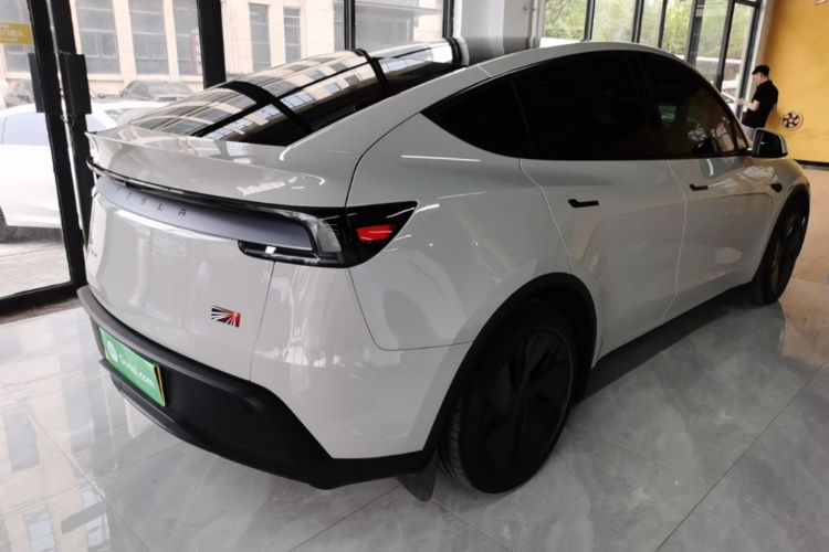 Tesla Model Y 2025 #7 Tesla Model Y 2025 immagine di auto #7