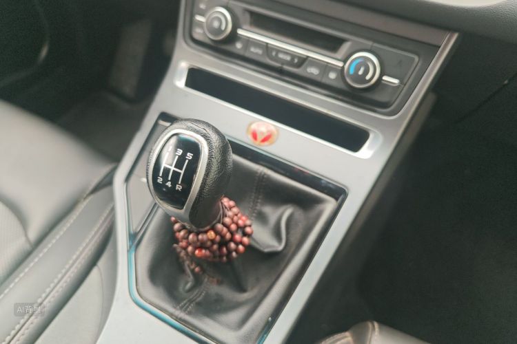 GEELY Emgrand 2018 #15 GEELY Emgrand 2018 car image #15