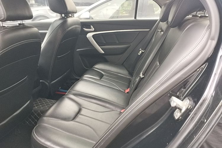 GEELY Emgrand 2015 car image #17