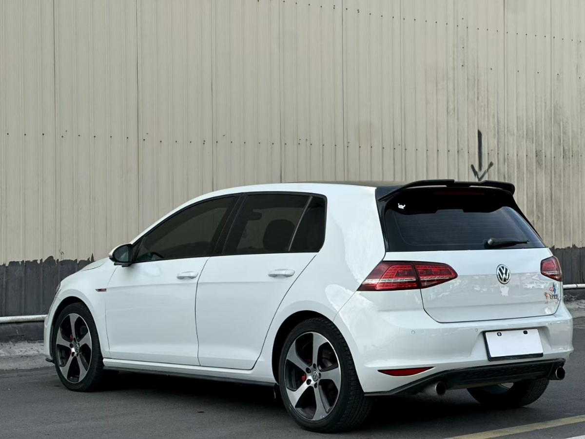 Volkswagen GolfGTI 2018 car image #9