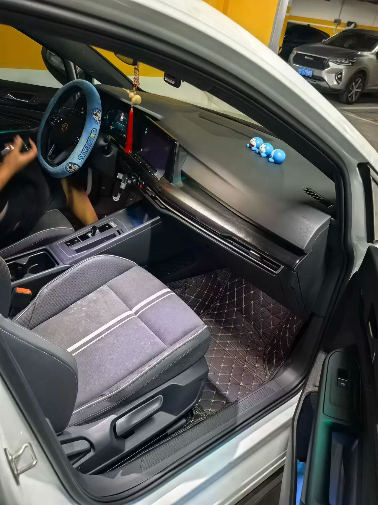Volkswagen Golf 2022 car image #4