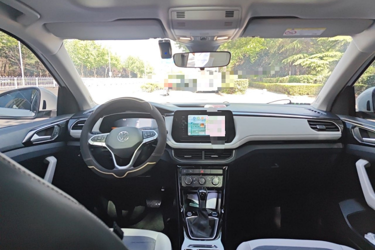Volkswagen Tharu 2025 car image #7
