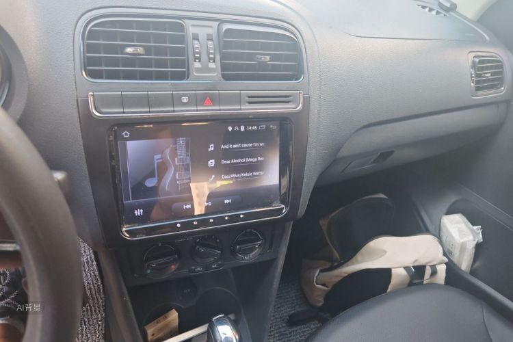 Volkswagen Polo 2018 car image #15
