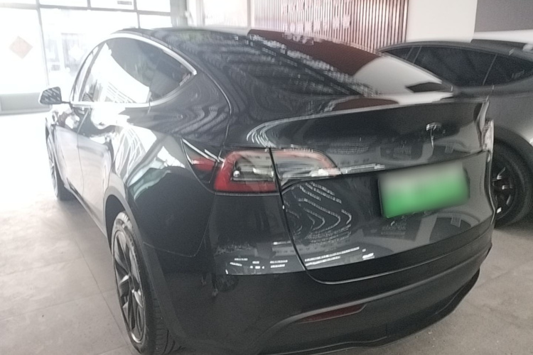 Tesla Model Y 2024 #7 Tesla Model Y 2024 car image #7