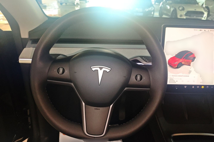 Tesla Model Y 2025 car image #16