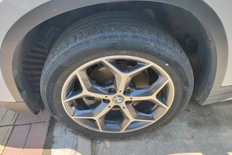 BMW X1 2019 car image #9