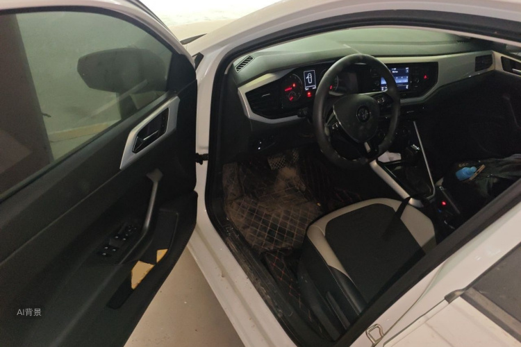Volkswagen Polo 2021 car image #18