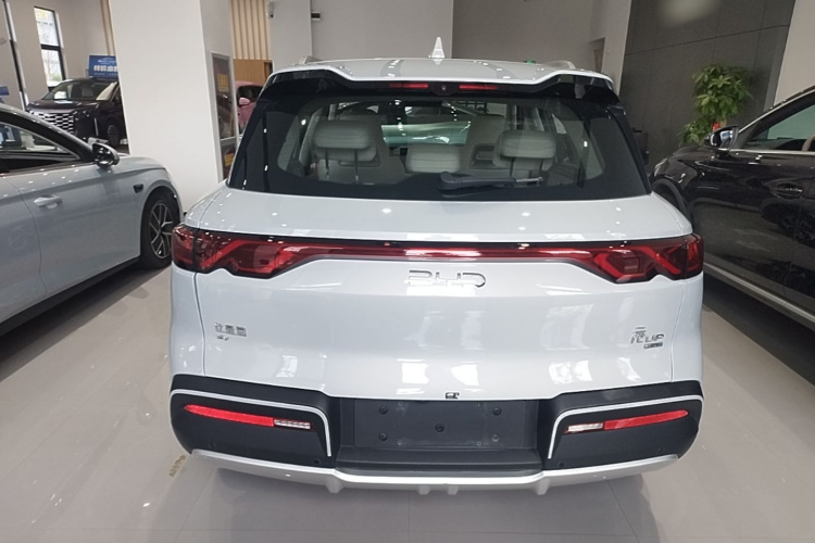 BYD YuanUP 2025 #6 BYD YuanUP 2025 car image #6