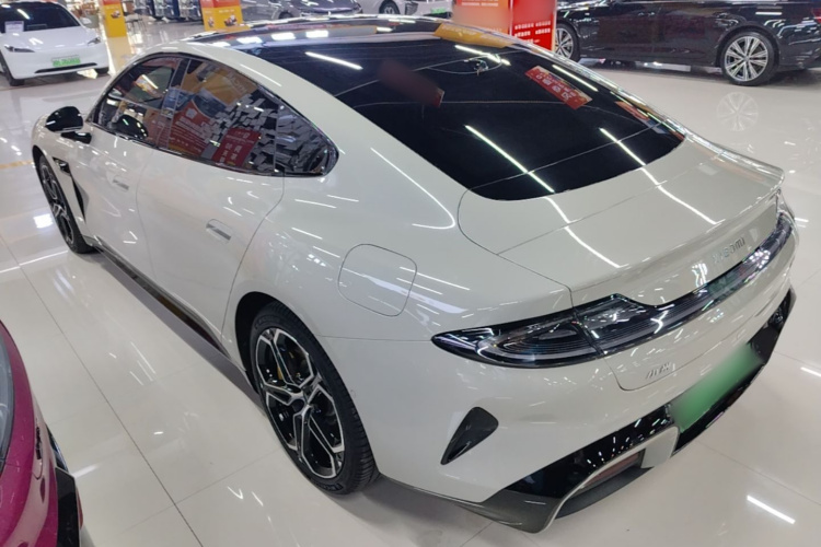 MI SU7 2025 car image #5