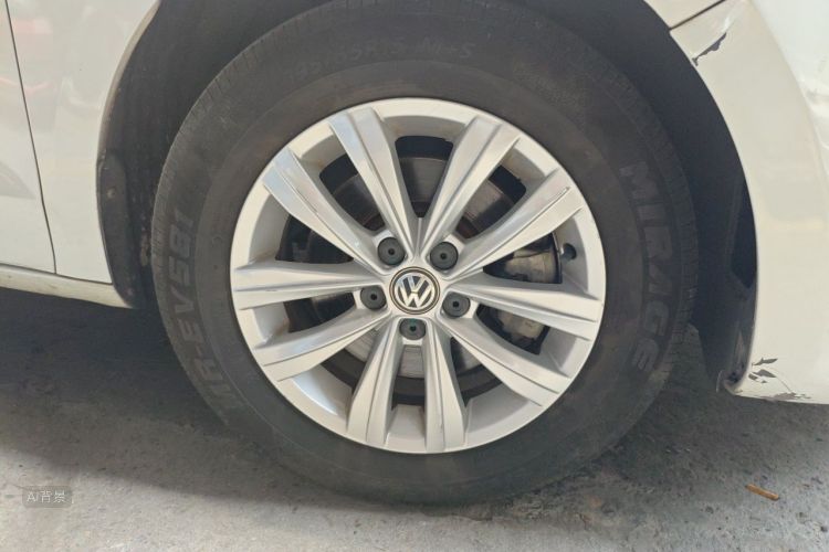 Volkswagen Bora 2016 car image #9