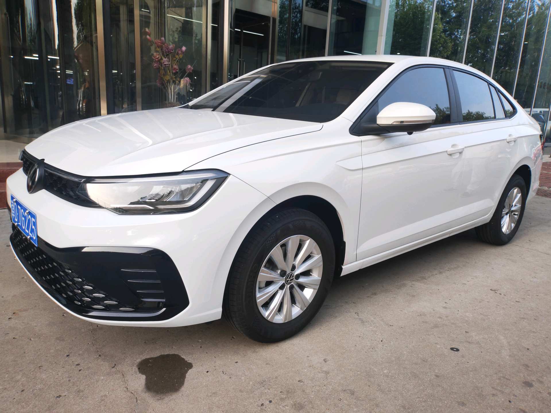 Volkswagen Lavida 2026 car image 