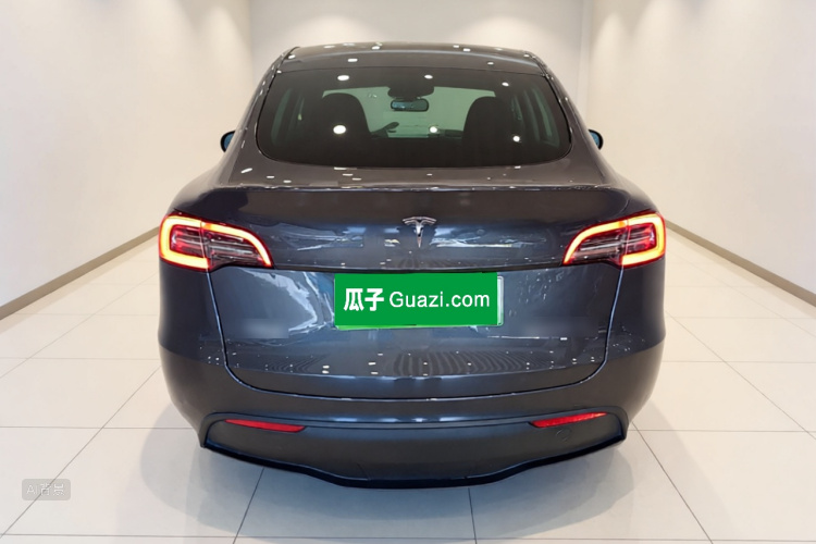 Tesla Model Y 2024 #4 Tesla Model Y 2024 car image #4