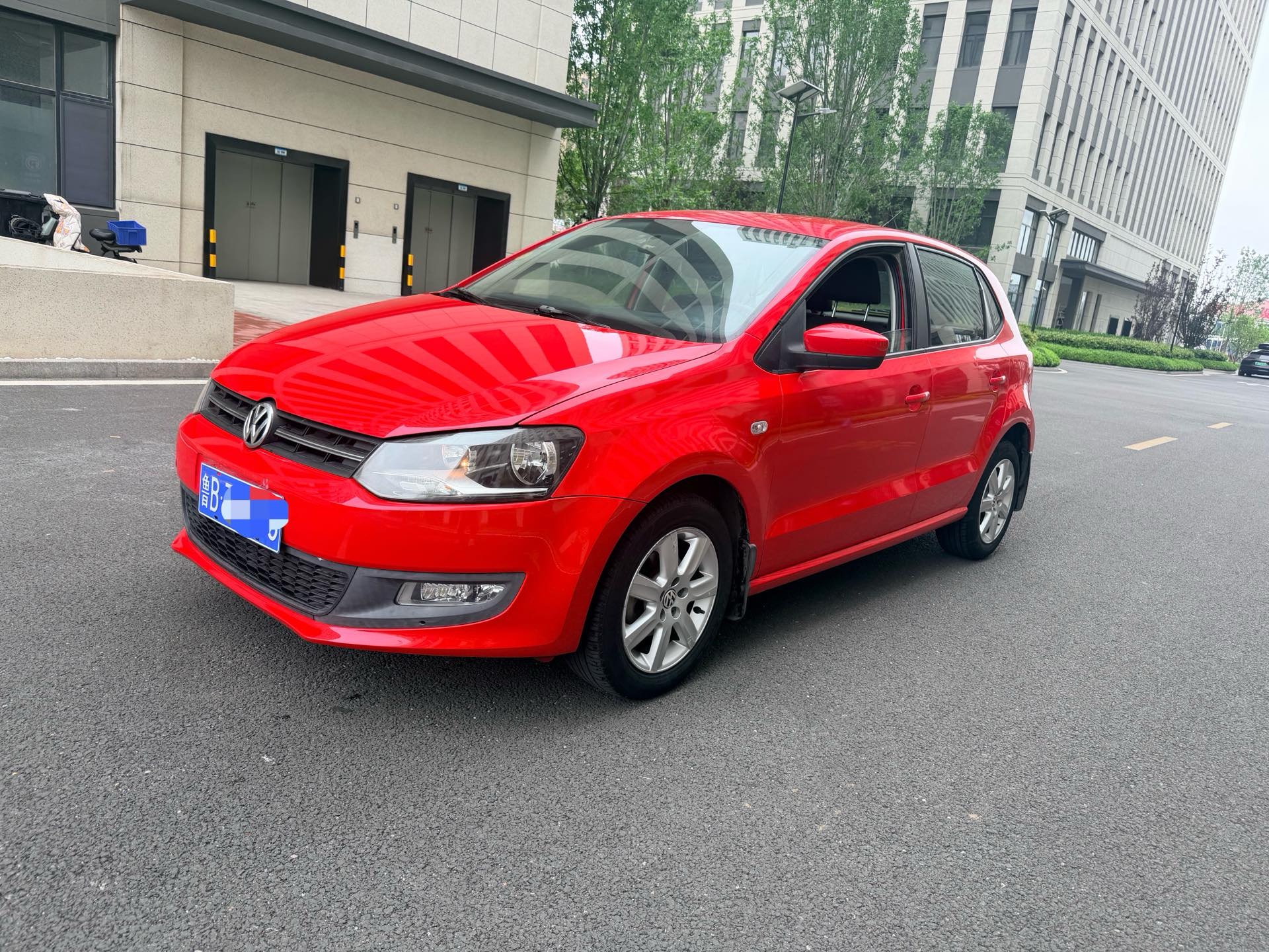 Volkswagen Polo 2013 Volkswagen Polo 2013 car image