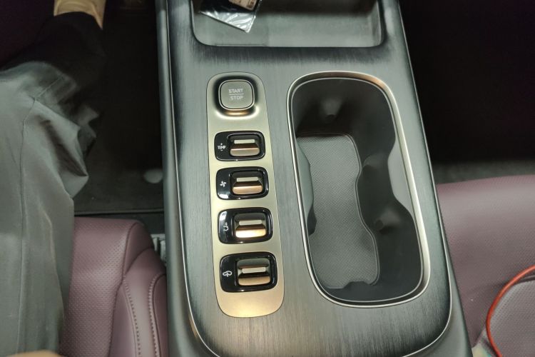MI SU7 2024 car image #18