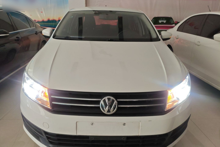 Volkswagen Santana 2017 car image #3