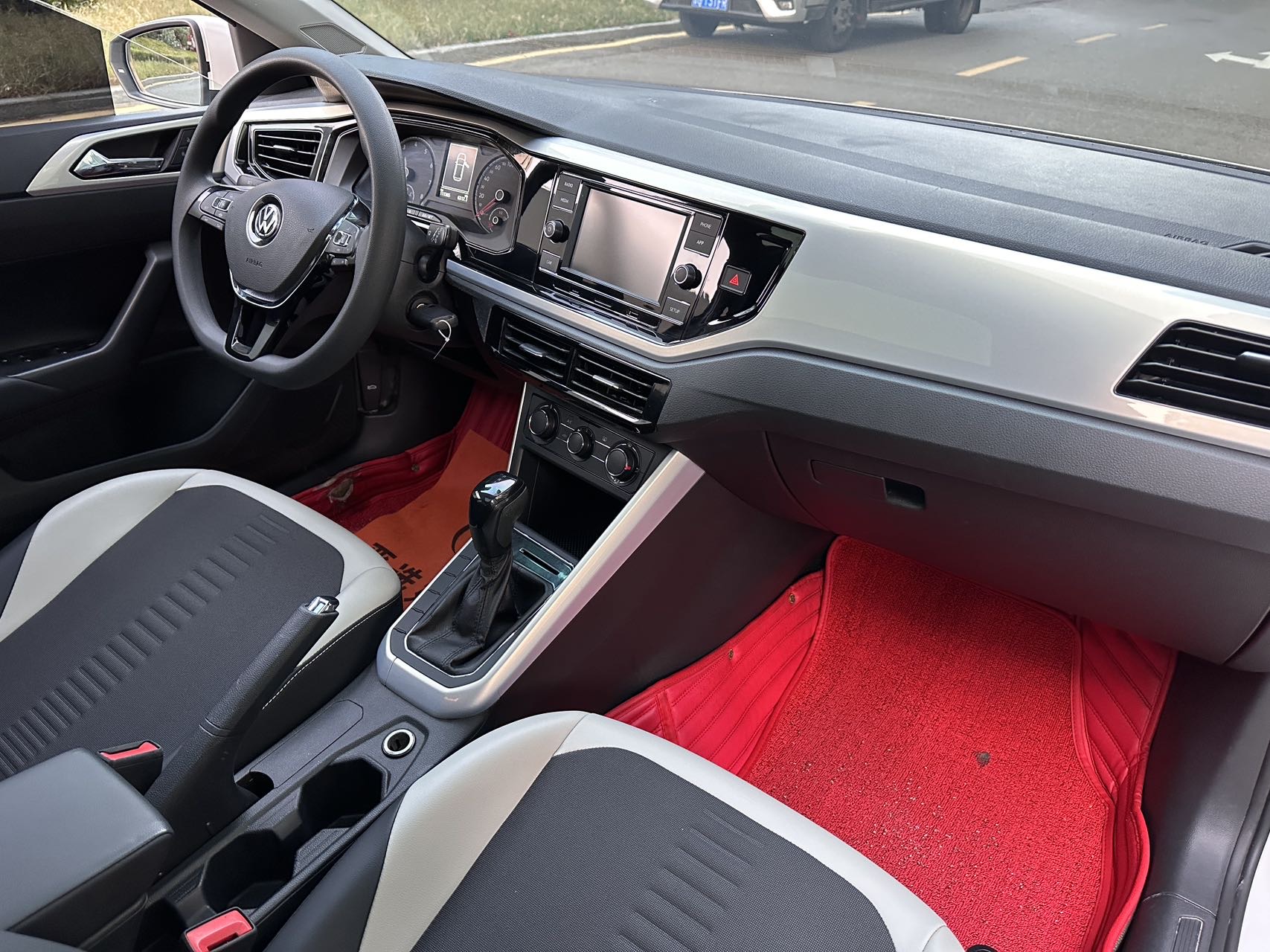 Volkswagen Polo 2020 صورة سيارة #4