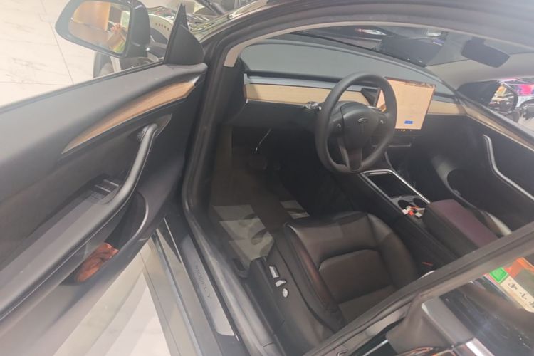 Tesla Model Y 2022 #16 Tesla Model Y 2022 car image #16
