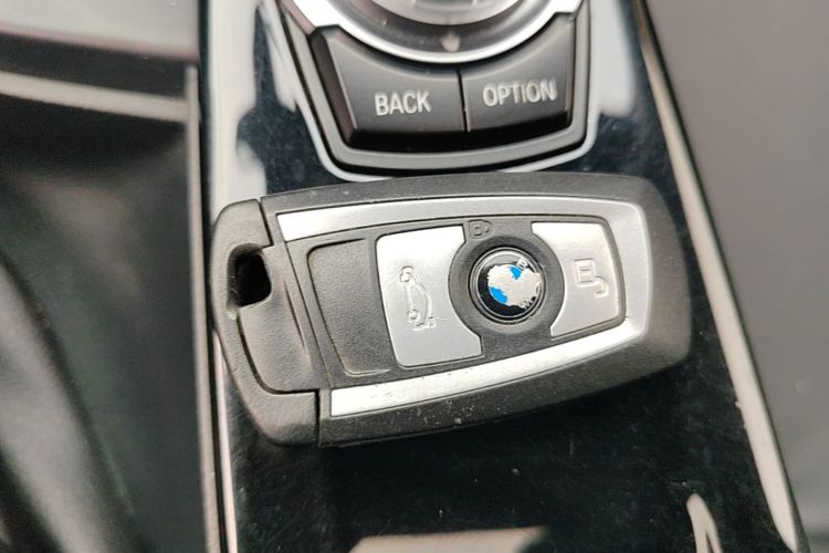 BMW 3 Series 2017 imagen de coche #12