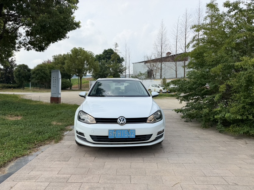 Volkswagen Golf 2015 car image #2