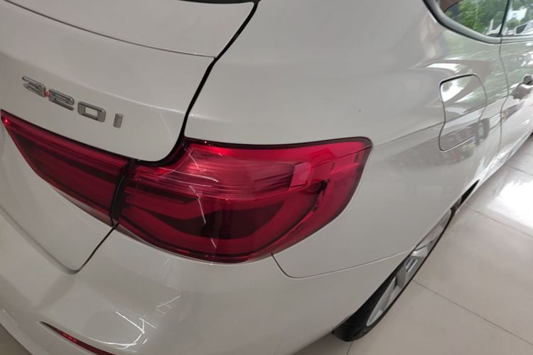 BMW 3 Series GT 2019 #8 BMW 3 Series GT 2019 car image #8