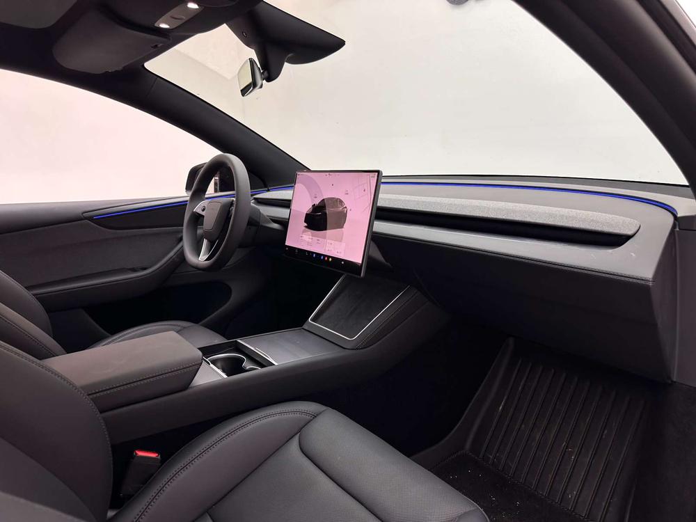 Tesla Model Y 2026 #14 Tesla Model Y 2026 изображение автомобиля #14
