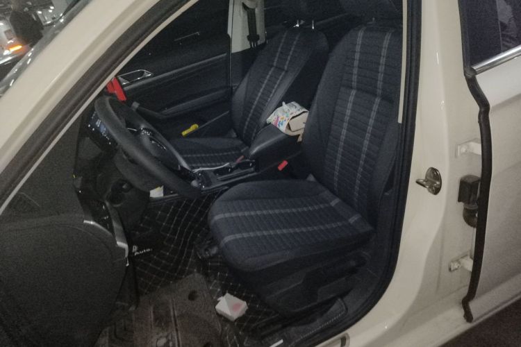 Volkswagen Lavida 2019 car image #15