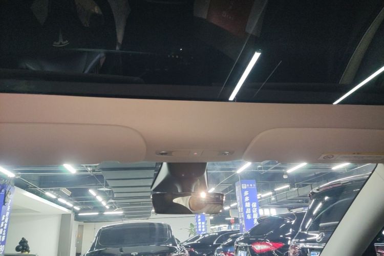 Tesla Model Y 2022 car image #20