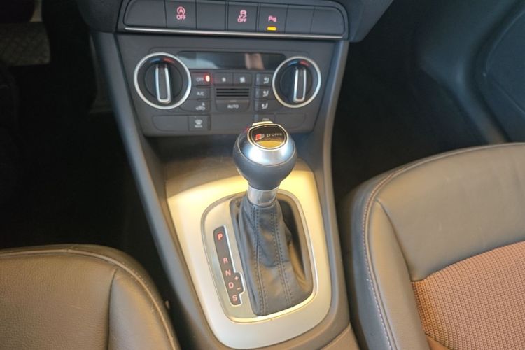 Audi Q3 2017 #18 Audi Q3 2017 car image #18