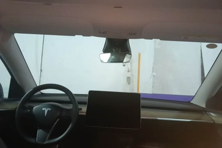 Tesla Model Y 2022 car image #10